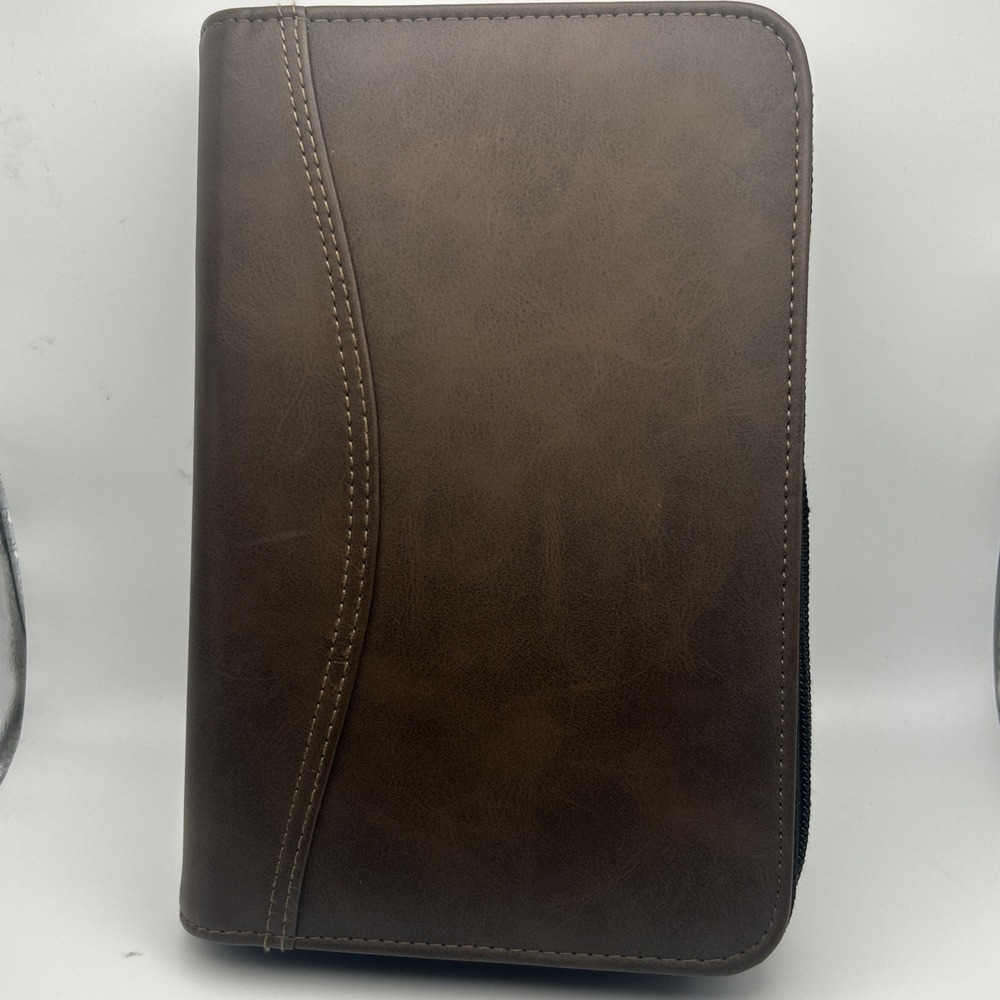 AT-A-GLANCE Brown Zippered Organizer Day Planner Binder w/ Ring Binder